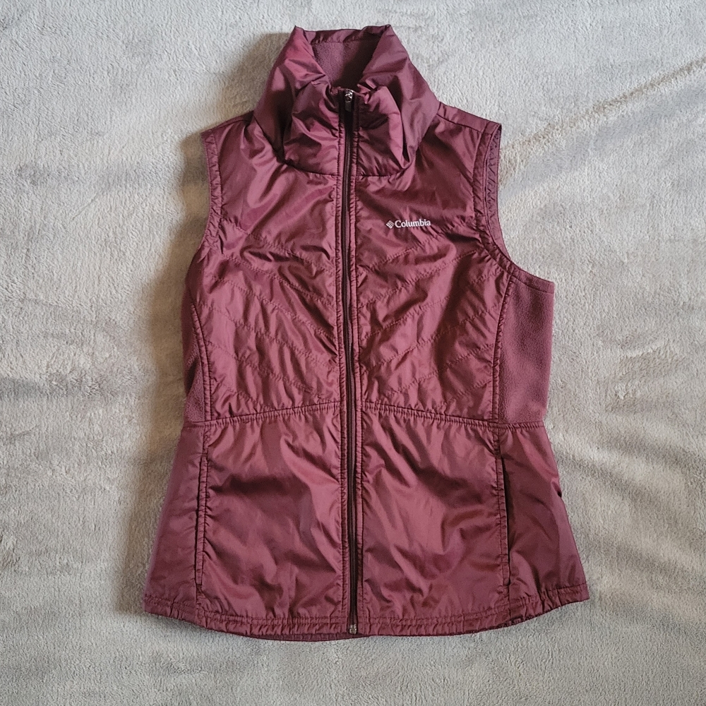 Columbia Women's Vest in Burgundy